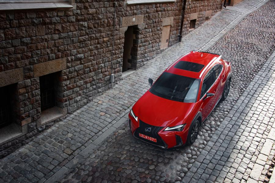  Lexus UX250h F-Sport 2018 года  (WW) (фото 31 из 46)